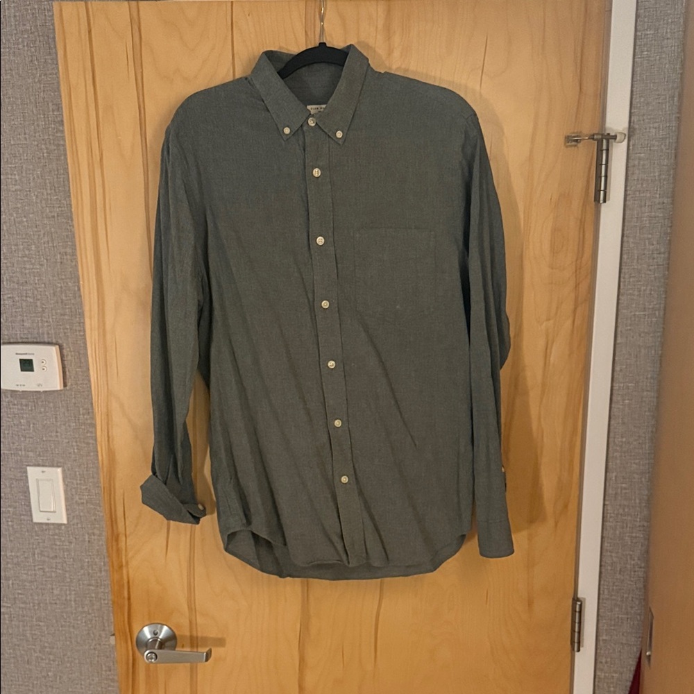 Club Monaco Casual Button-Down Shirt - Olive